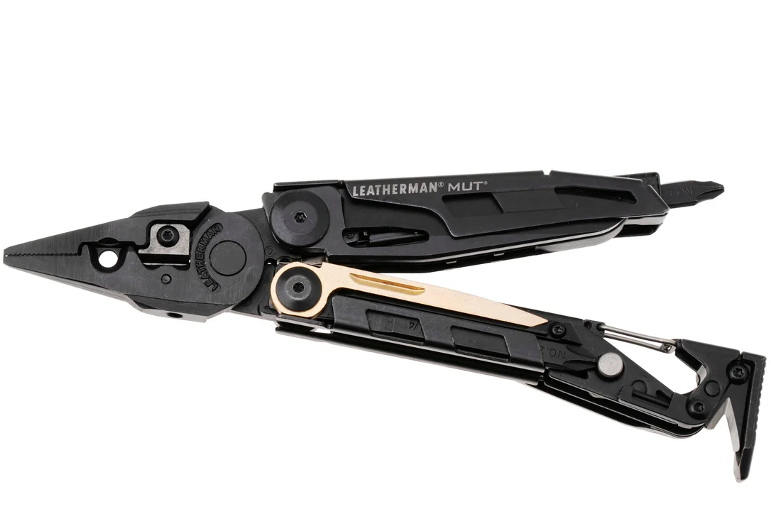 knivesandtools3590379
